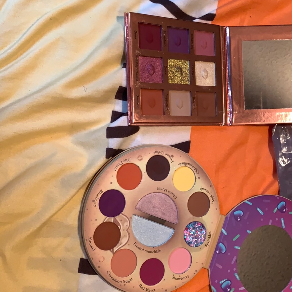 Eyeshadow pallets spoiled lip cosmetics
